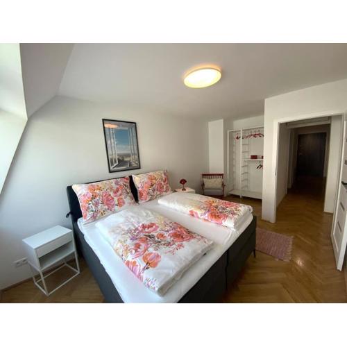Central & Modern in Trendy Area l HG22