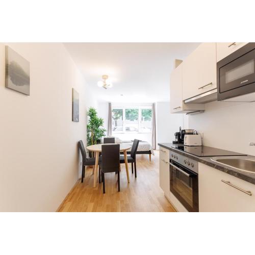 Central Modern Studio Apartment with Free Parking