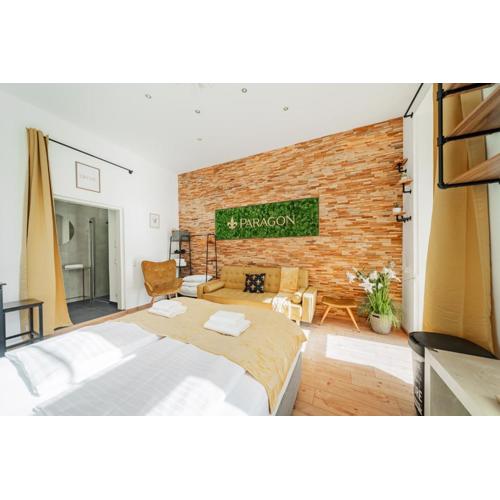 Central Stylish Apartment with Free Parking