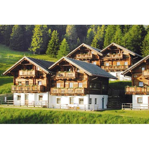 Chalet on Zettersfeld with Dolomite Views