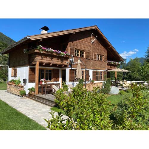 Chalet Tirolia