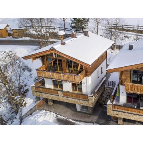 Chalet with shared swimming pool