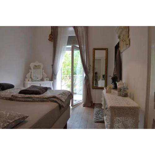 Charmantes Studio-Apartment im Shabby Chic Stil mit Balkon und Gartenblick - Ihr perfektes Zuhause in Graz