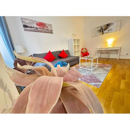 Charming Flat & Balcony near Central Station l BG5