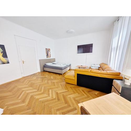 Charming Stay - Close to Vienna Attractions MZ17a