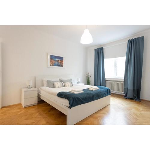City Center Operastreet Apartment "Italy"