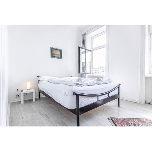 City Living, Garden Vibes 3BR Bliss in Vienna