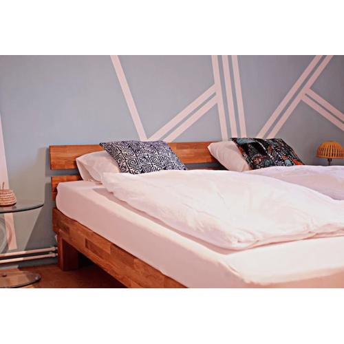 Colourful 2.5 Bedroom With Large Balcony & Garden.