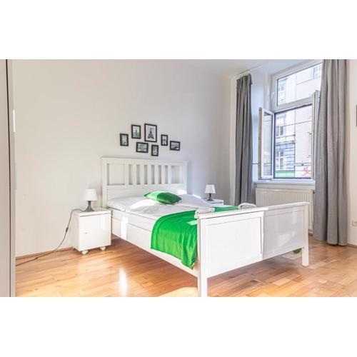 Comfortable 3BR Next to Belvedere, Ideal for Long Stays