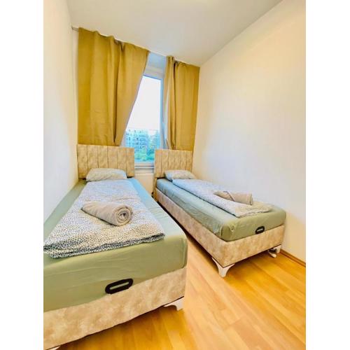 Comfortable 5BR shared Apt Well Connected Location