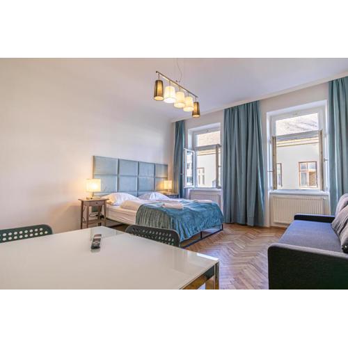 Comfortable & Amazing 2 BR Hideaway w Local Flair