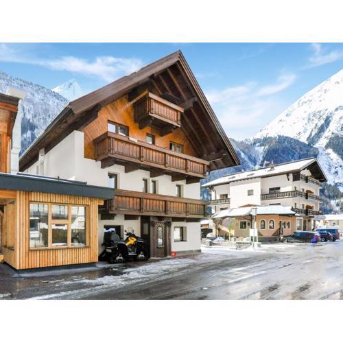 Comfortable apartment in Längenfeld with ski storage
