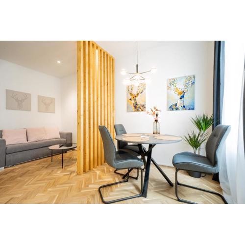 Comfortable, Balcony Apartment - Quick Access to Vienna's Old Centre