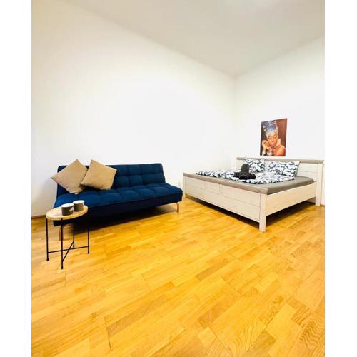 Comfy 1BR Apt for 4, 10Min Transport to Stadthalle