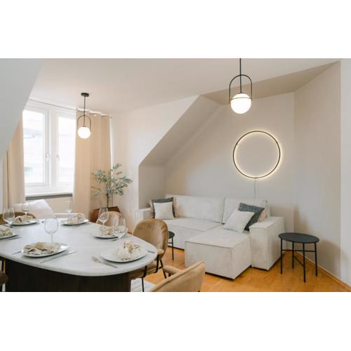 Comfy APT for 4-6, 5 min to center, metro & free parking