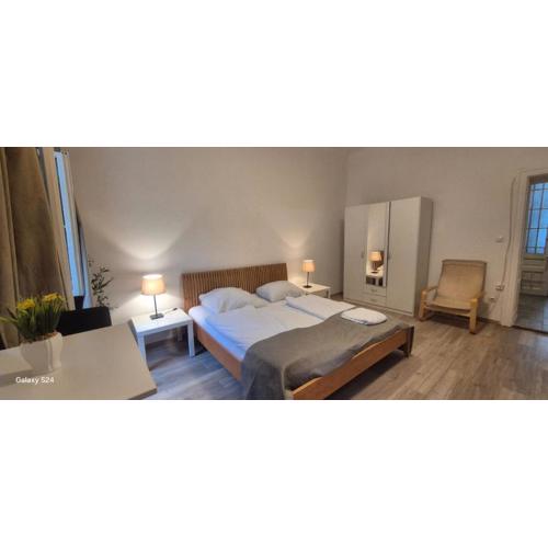 Comfy & Stylish 1BR Apartment 15 Min from Heart of Vienna