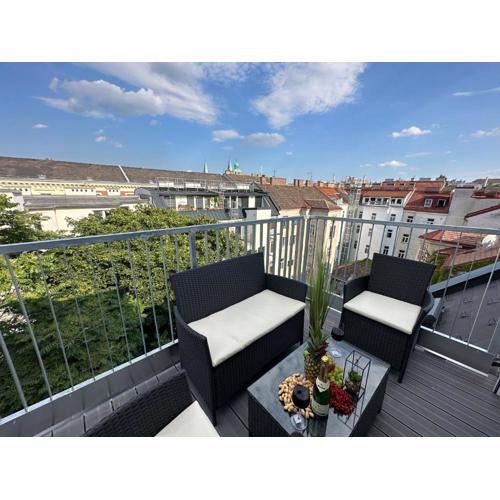 Contemporary Apartment with Stunning Views 20