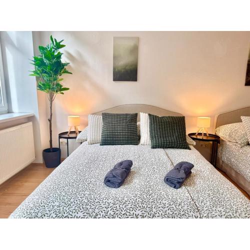 Cosy Central Long-Term Apartment