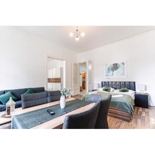 Cozy 2BR shared Apartment, very Central with Easy City Access