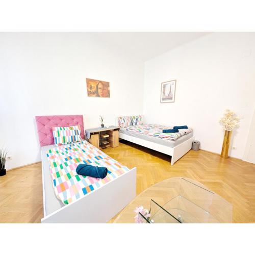 Cozy Apartment in Lugner City Area