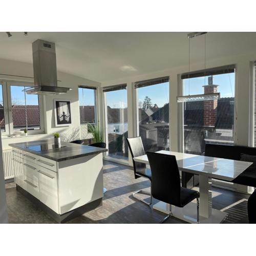 Cozy Apartment next Outlet Center & Airport with Pool & Garden