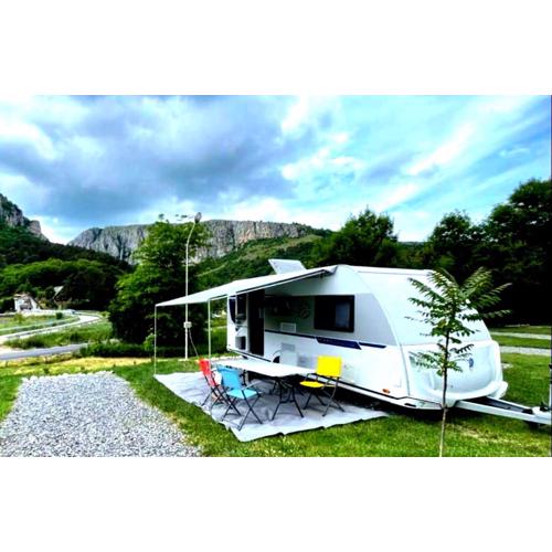 Cozy Caravan in Camping Erlengrund, Bad Hofgastein
