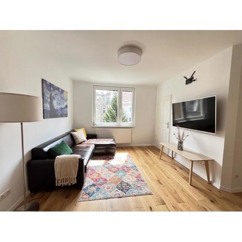 Cozy City Flat near Metro & Schönbrunn Palace