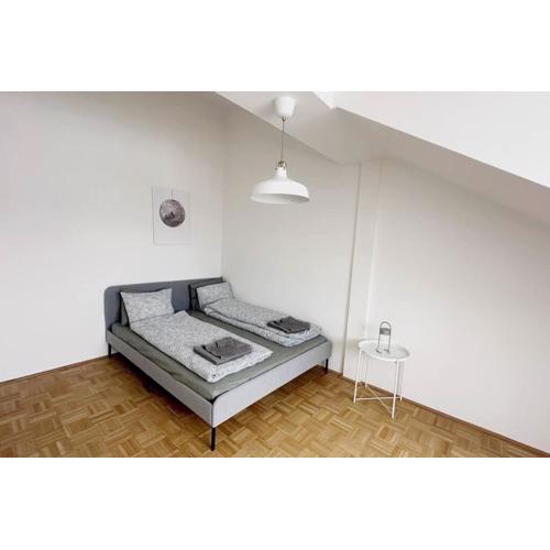 Cozy & New with Balcony View