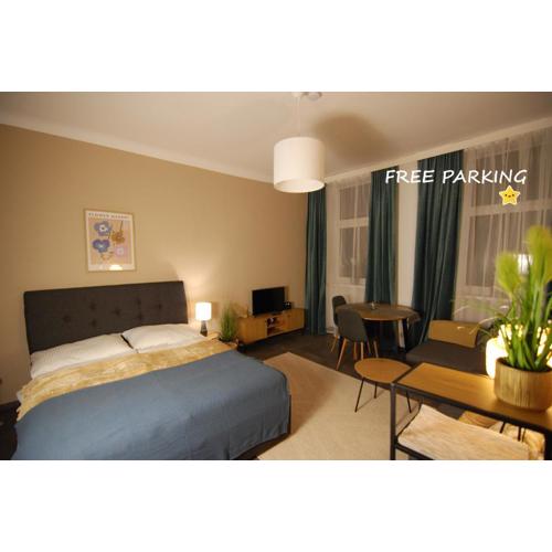 Cozy, Small, NEW with FREE Parking