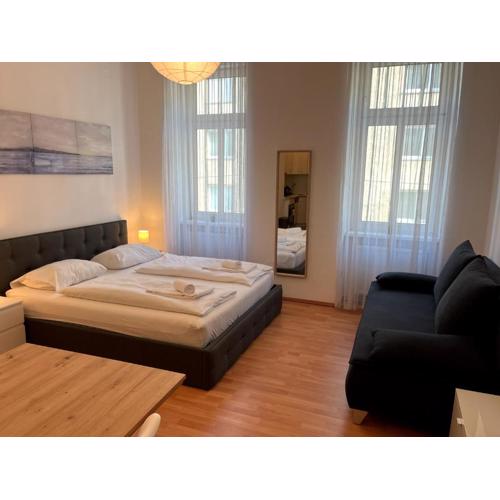 Cozy Two-Bedroom Apartment near Metro