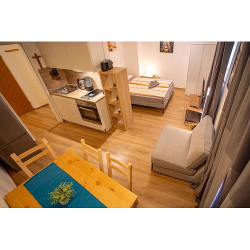 Cozy Tyrolean Old Town Studio
