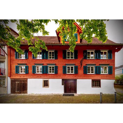 Crimson Cottage Apartments