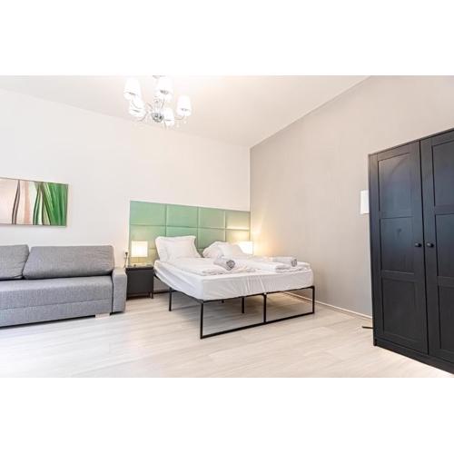 Danube Delight: Elegant Getaway Near Prater Stern