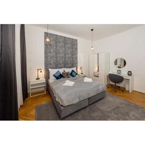 Delightful 1 bedroom near Schönbrunn and Westbahnhof with big porch