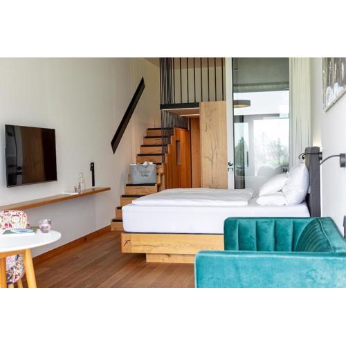 Design-Chalet with Garden, Pool, Spa & Restaurant