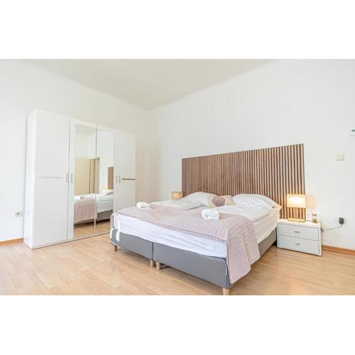 Desirable 2BR - Bookable for Longstays in Lockdown B