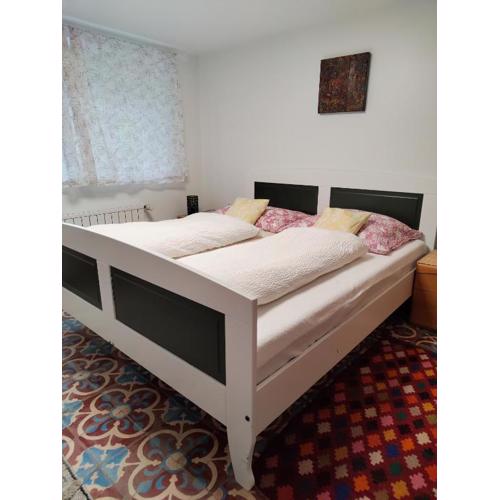 Doppelzimmer mit Gemeinschaftsbad und kleiner Küche Nannen 382