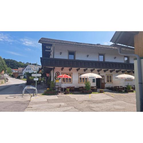 Dorfgasthof und Frühstückspension Tiefenbacher