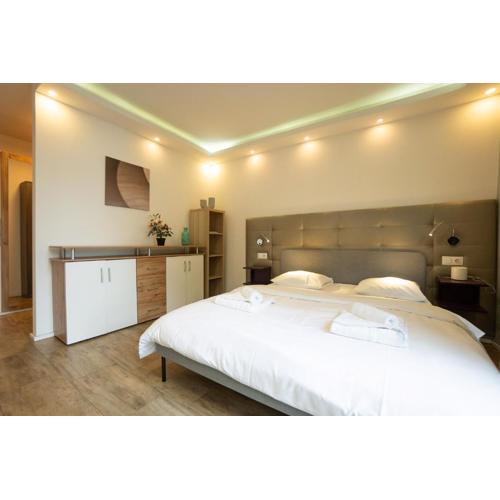 EasyStay Studio with Queen-Size Bed, Self Check-in