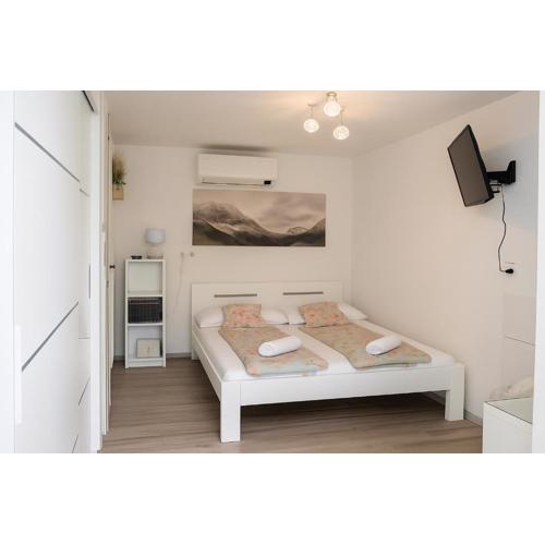 Eco Overnight Inn - Self Check-in