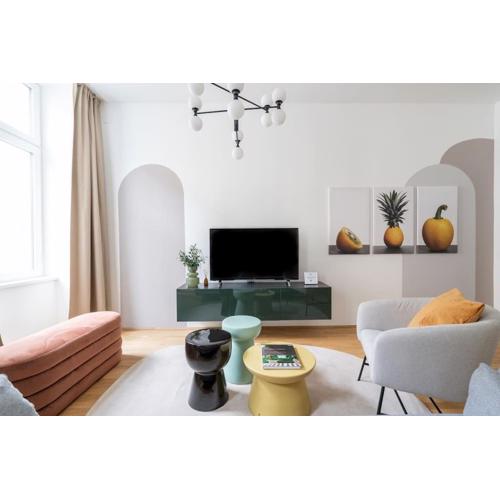 Elegant 1BR Suite, City Close by HM