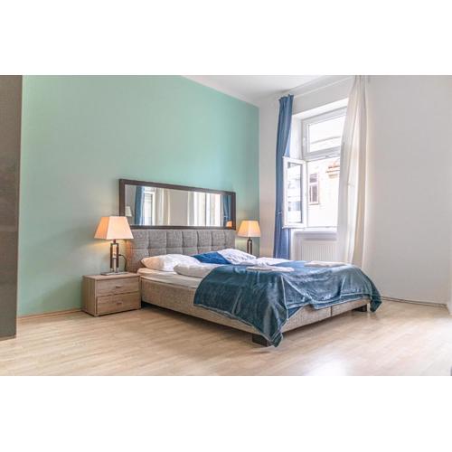 Elegant 2BR Apartment for 6P, Good for Longstays