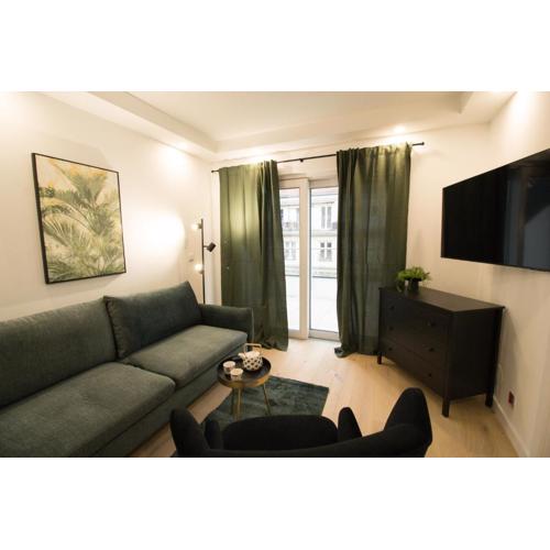 Elegant Apartment for City Lovers l JOS19