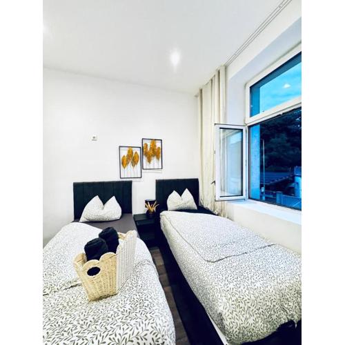 Elegant & Modern 1-Bedroom Studio Apartment
