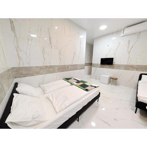 Elegant Vienna Apartments in Prime Location Steps from Danube & Prater YB4