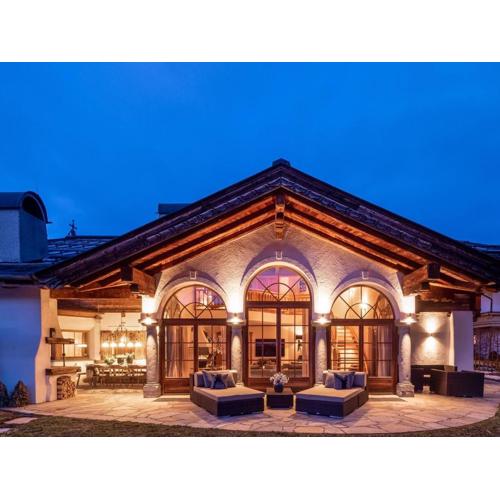 Exclusive Tyrolean Chalet near Ski lifts