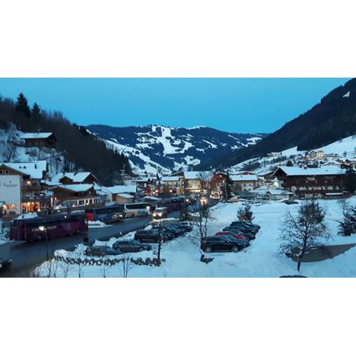 Familienappartement Talblick by Hermann Weiss