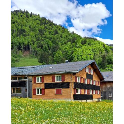 Familienfreundliches Bregenzerwälderhaus