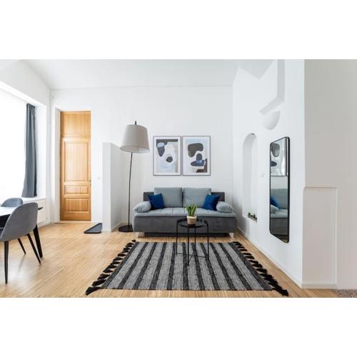 Family 2BR Oasis Steps from City by HM