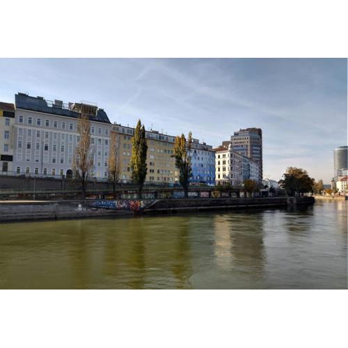 Family apartment with two bathrooms near to city center